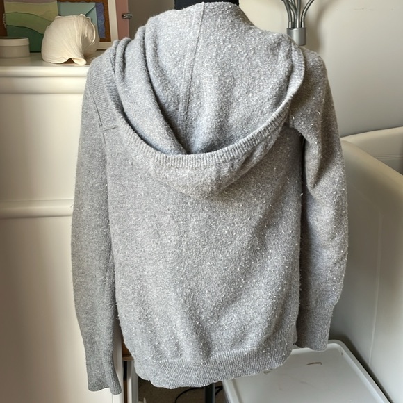 GAP zip up gray hoodie. Size small. - Picture 3 of 5
